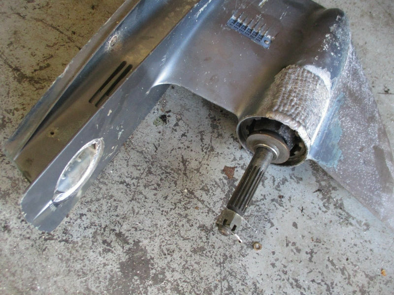 1990 Yamaha 115 hp ETXD outboard lower unit 25"