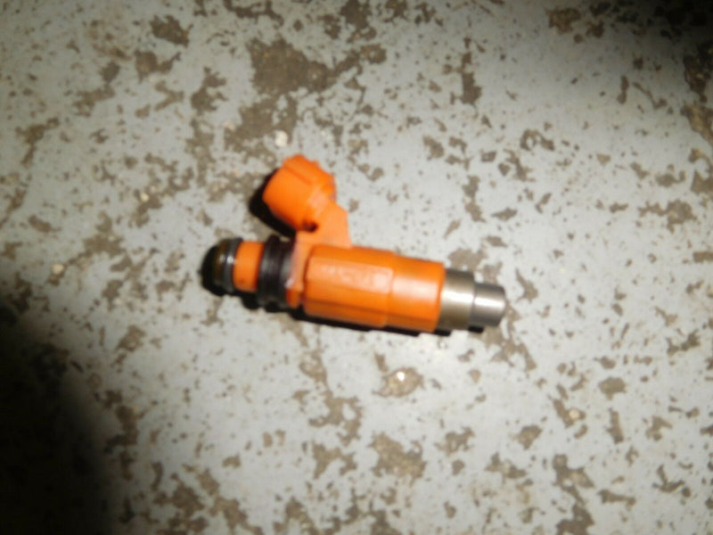 2002 Suzuki Outboard DF 140 hp fuel injector 15710-65D00