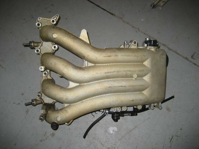 Johnson outboard 140 hp Four Stroke intake manifold with IAC valve 5033535
