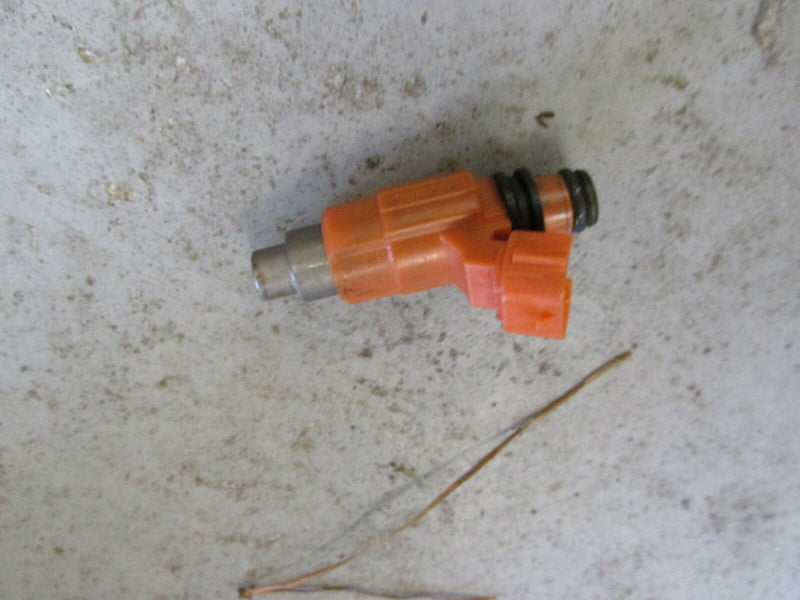 2002 Suzuki DF 90 100 115 4 stroke fuel injector 15710-65D00