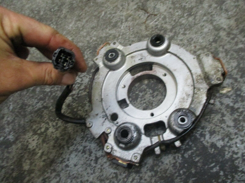 1998 Suzuki Outboard DT225 2-stroke pulsor coil/timer base