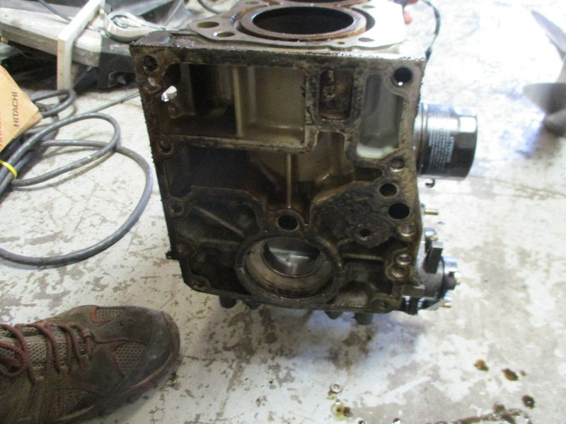 1999 Suzuki DF70 4 stroke outboard crankcase block