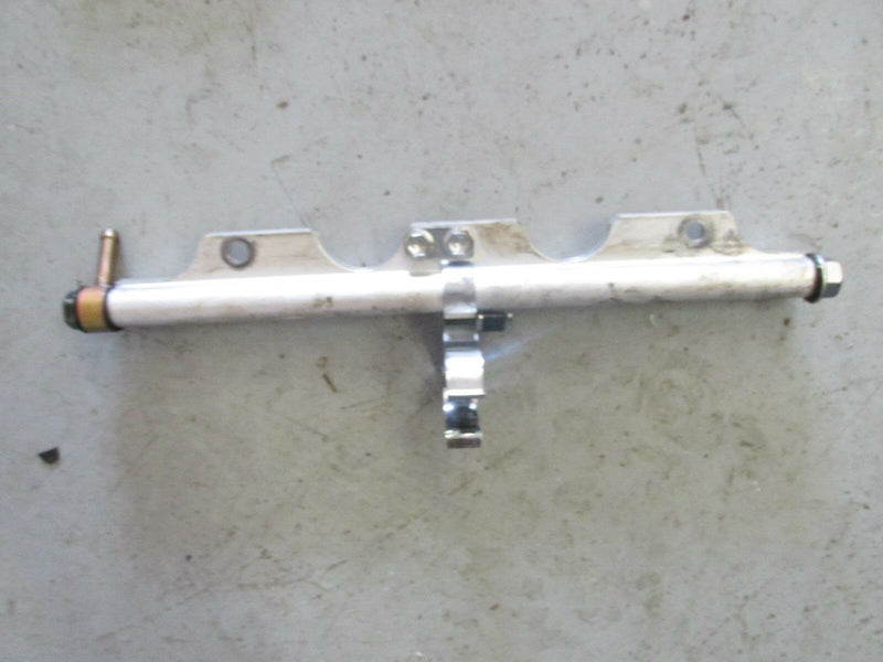 Suzuki DF 90 4 stroke 09001F-251367 fuel rail 15750-90J00