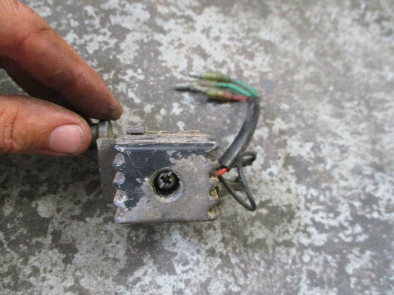 1993 Yamaha outboard 15 hp 2 stroke rectifier regulator