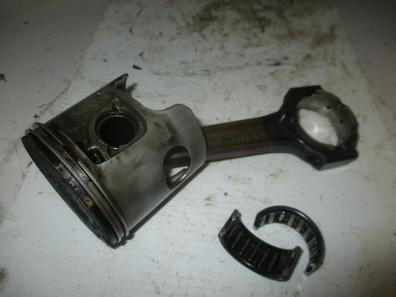 Yamaha SWS OX66 250hp outboard starboard piston and rod (62J-11631-02-86)