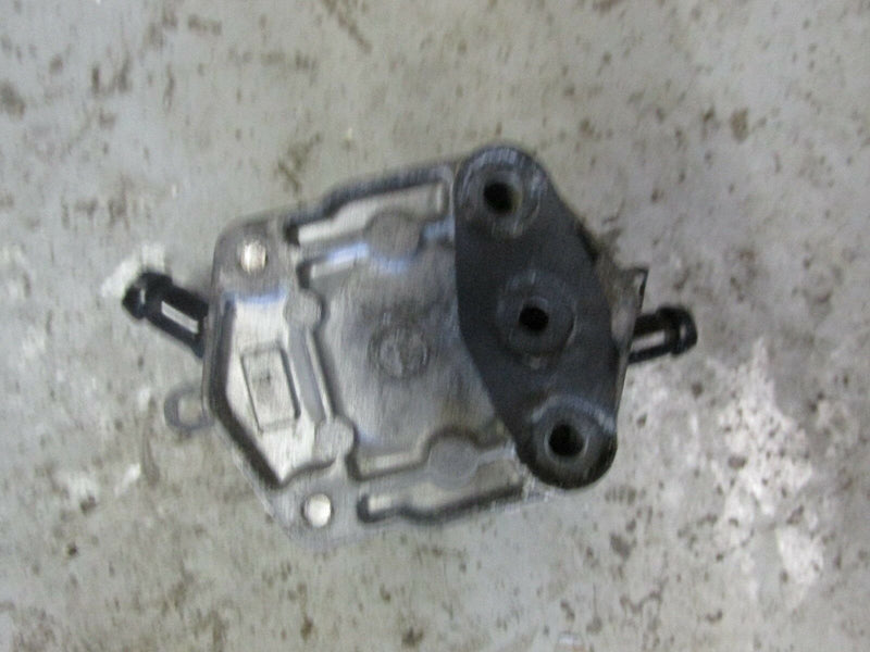 2003 Yamaha Outboard 250 Hpdi Z250TXRB fuel pump 6E5-24410-03-00