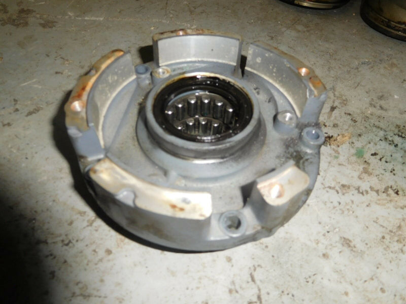 2002 yamaha HPDI 200hp outboard crankshaft bearing carrier 68f-15163-00-94