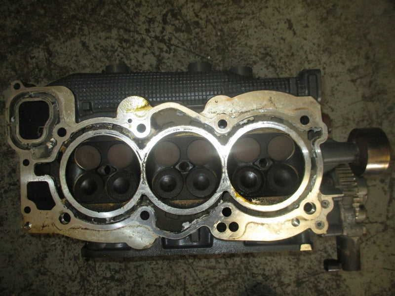 Yamaha 300hp 4 stroke outboard port cylinder head