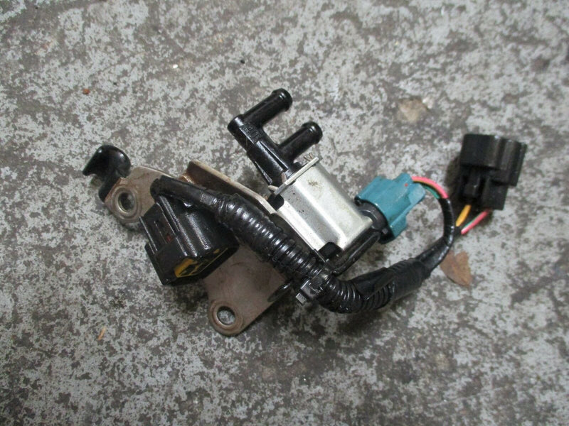 2007 Yamaha outboard F250TXR 4 stroke solenoid valve with bracket harness