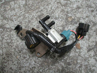 Load image into Gallery viewer, 2007 Yamaha outboard F250TXR 4 stroke solenoid valve with bracket harness

