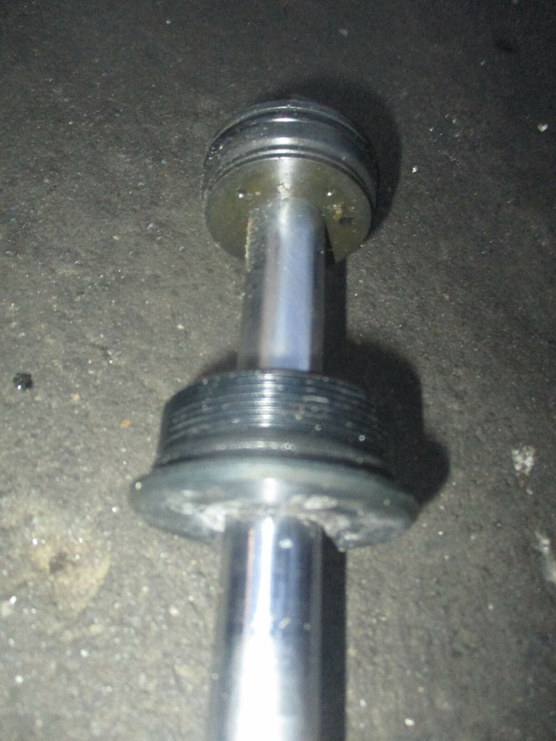 Suzuki DF150 150hp outboard center ram with caps (48401-96J00)