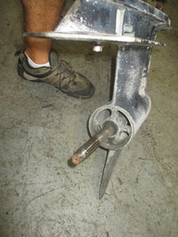 Load image into Gallery viewer, Evinrude 200hp outboard lower unit with 25" shaft FOR PARTS
