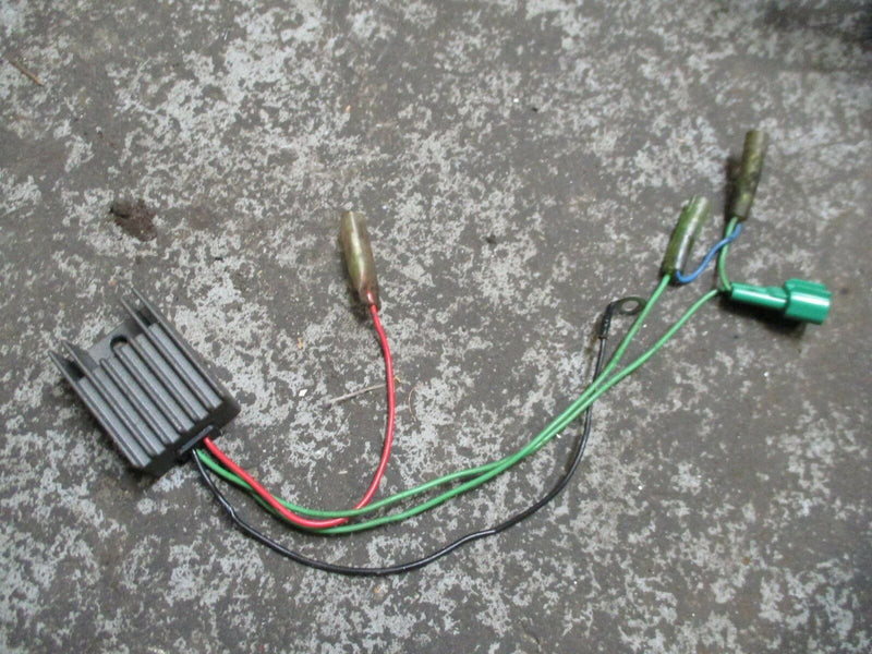 2001 Yamaha outboard 60hp 2-stroke rectifier regulator 6H2-81960-10