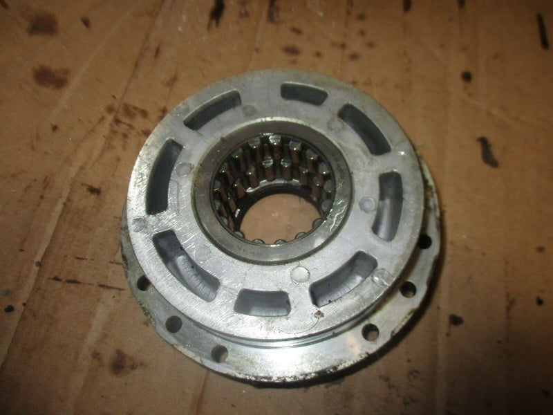 1986 Yamaha 200hp precision blend outboard upper bearing carrier 6e5-15163-00-94