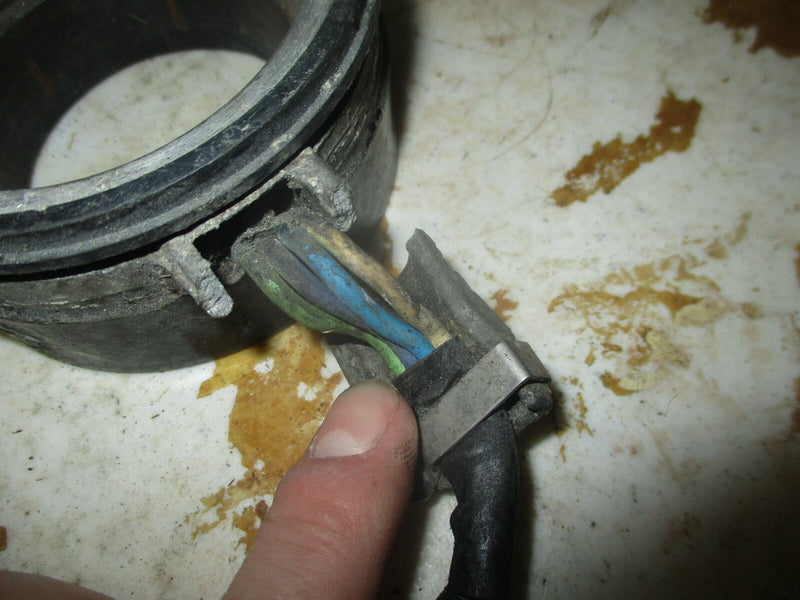 Johnson outboard trigger (583048) [Broken Wire Bracket]