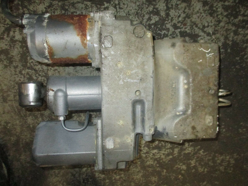 1994 yamaha 130hp 2-stroke outboard power tilt and trim unit