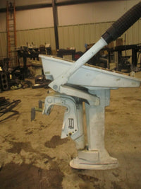 Load image into Gallery viewer, Johnson 4hp 2-Stroke Outboard 15in Shaft Midsection
