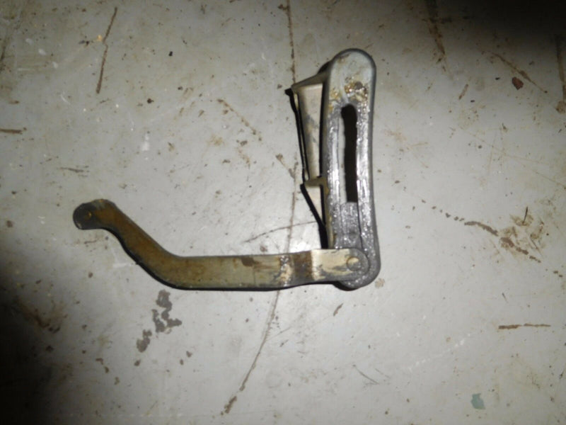 1988 Yamaha outboard 90 hp 90ETLG Shift bracket