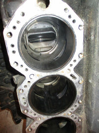 Load image into Gallery viewer, Johnson 150hp 2 stroke outboard crankcase block
