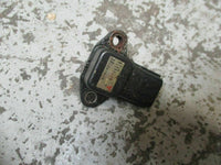 Load image into Gallery viewer, 2000 Yamaha outboard 250hp OX66 map sensor 67h-82380
