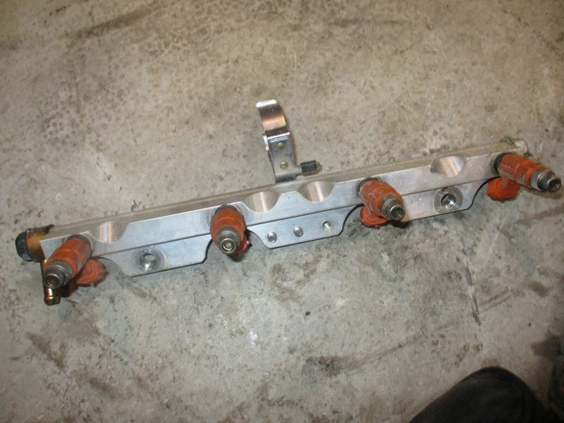 Suzuki DF140 140hp outboard fuel rail with injector set (15751-90J03)