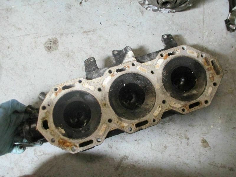 2006 Evinrude E-Tec 250hp outboard starboard cylinder head 350570