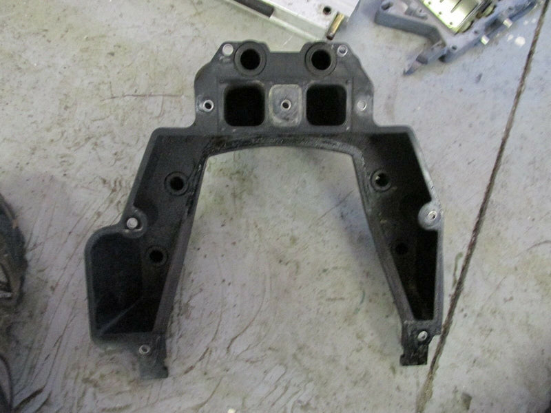 2001 Yamaha outboard Z200TXRZ 2 stroke exhaust plate 68F-42771-00-00