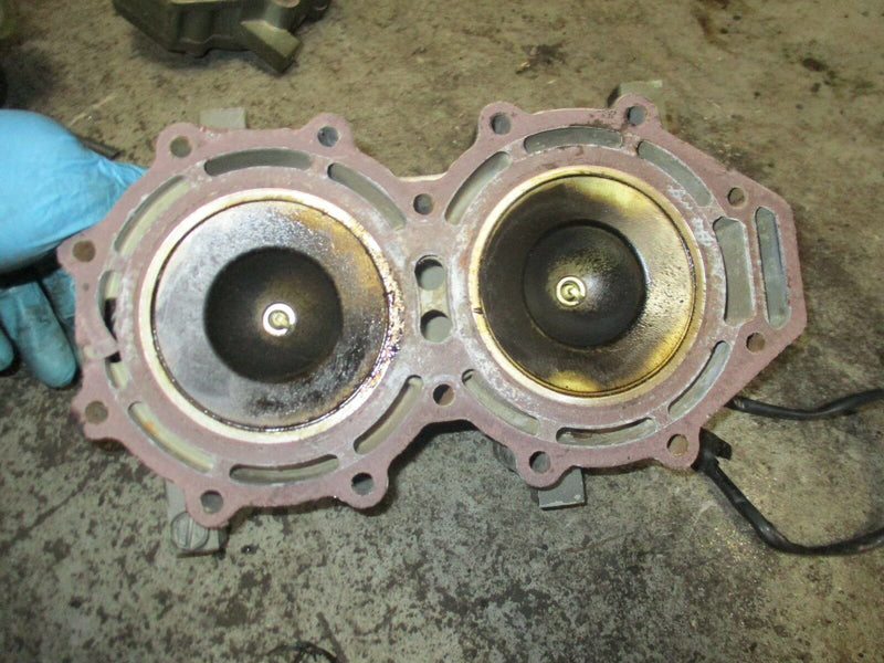 1995 Suzuki DT100 2-stroke outboard starboard cylinder head 11111-87E10-OED