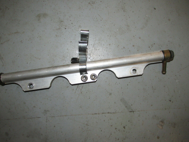 2001 Suzuki Outboard DF 90 100 115 hp fuel rail/ delivery pipe 15750-90J00