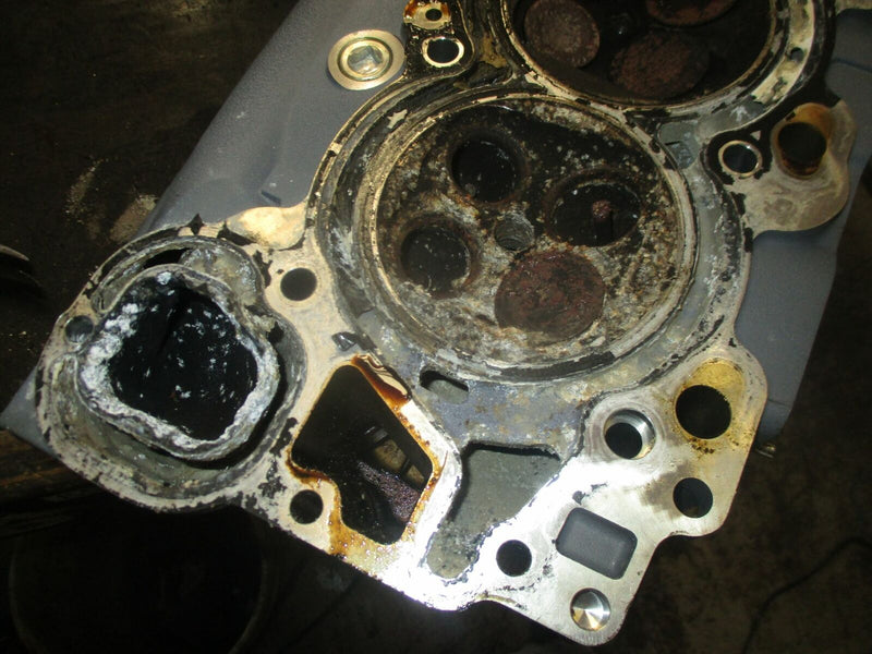 Yamaha 200hp 4 stroke outboard port cylinder head