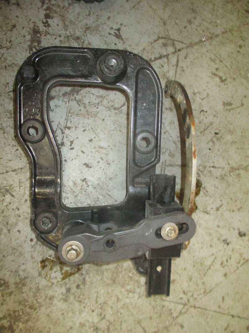 Mercury Verado 200hp outboard shift bracket (895737)