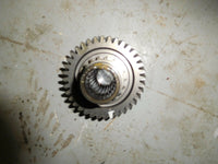 Load image into Gallery viewer, 2001 Suzuki Outboard DF90 Driven Gear 12732-90j00
