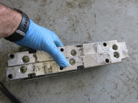 Load image into Gallery viewer, 2002 Yamaha outboard Z200TXRA 2 stroke 200hp fuel rail set 68F-13161-00-00
