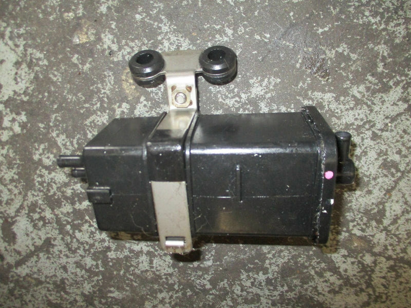 2007 Yamaha outboard F250TXR 4 stroke air canister 6p2-24170