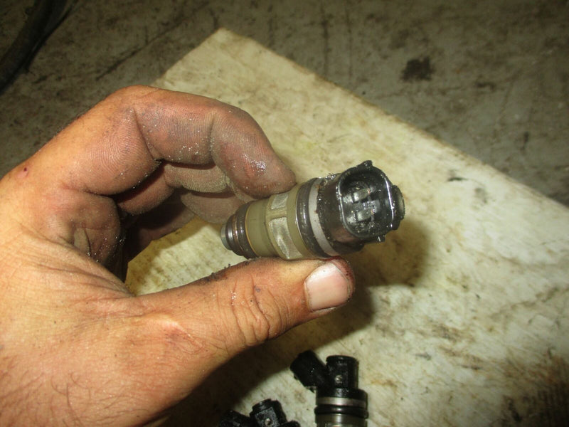 Suzuki DT140 140hp outboard fuel injector set (15710-94900)