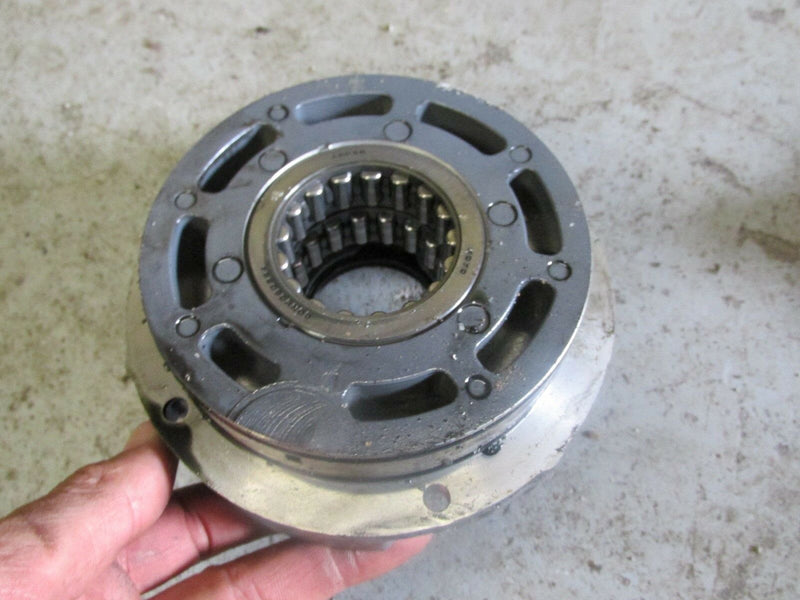 2003 Yamaha Outboard 200 hpdi Z200TXRB crank bearing carrier 68F-15163-00-94