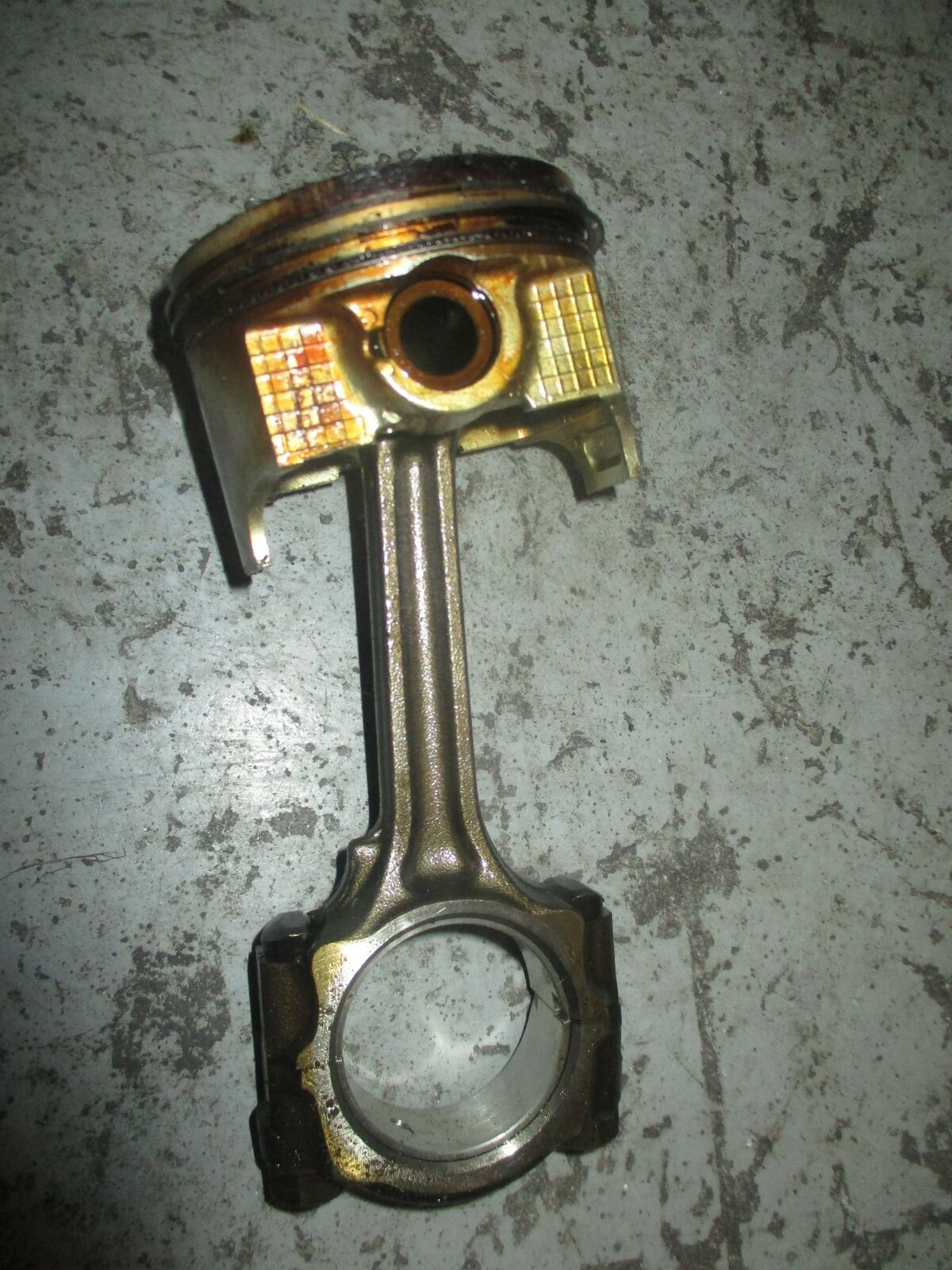 Suzuki DF40 40hp outboard piston and connecting rod (12111-87J10)