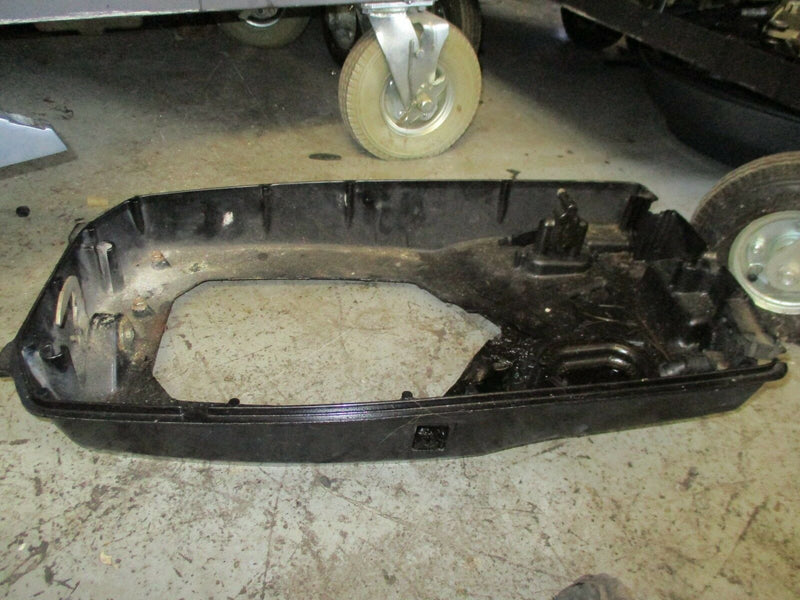 2001 Mercury 60hp ELPTO 2-stroke outboard lower pan