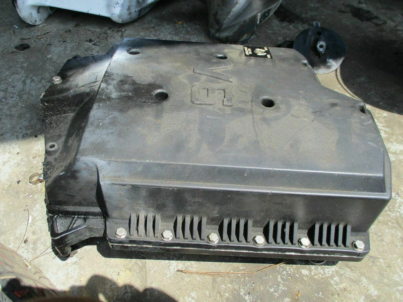 1993 Johnson 225hp Oceanrunner outboard Intake silencer