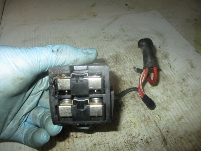 Yamaha OX66 250hp outboard fuse holder with 2 fuses (61A-82153-00-00)