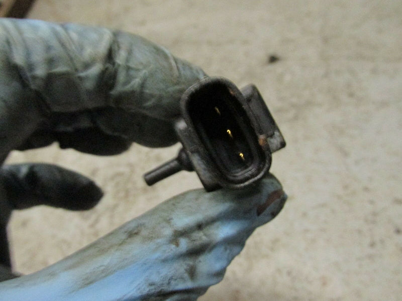 1997 Suzuki DT140 2 stroke 140hp 14003-751427 air pressure sensor 18590-94600