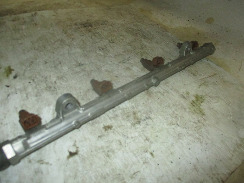 Suzuki DF150 150hp outboard fuel rail with injector set (15751-96J00)