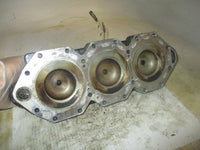 Load image into Gallery viewer, Evinrude 150hp 2 stroke outboard cylinder head (337548)
