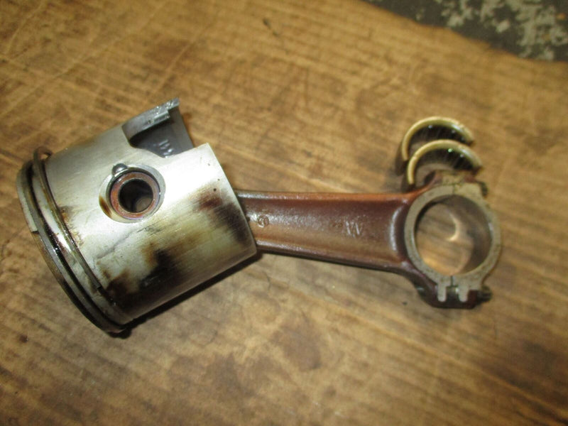 Mercury Mariner XL 135hp 2 stroke outboard starboard piston and rod (B313745)