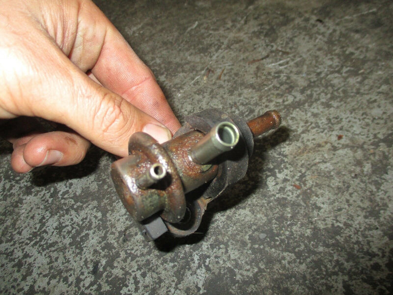 1998 Suzuki Outboard DT225 2-stroke pressure relief valve