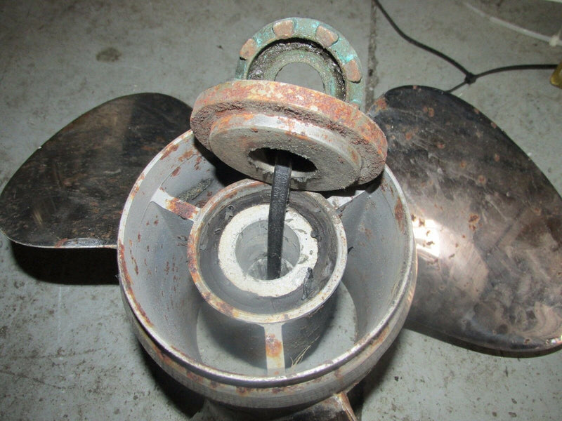 Michigan 3 blade stainless steel propeller SSM358 C 15.25X21 JOHNSON OMC
