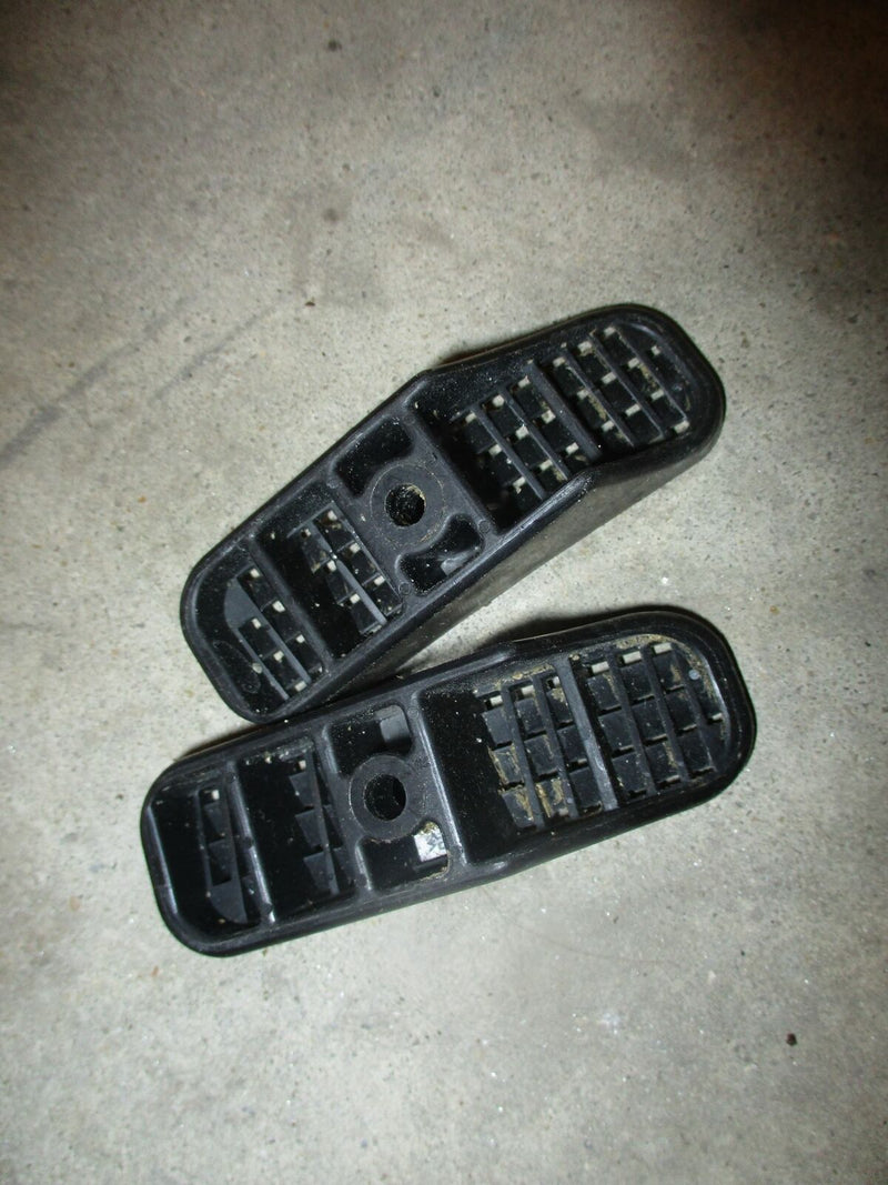 Yamaha outboard lower unit vent