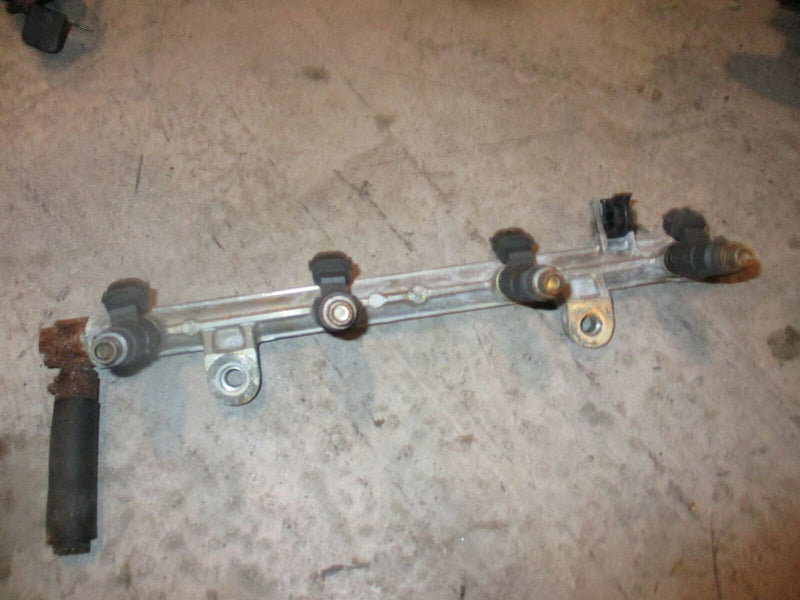 Suzuki DF70 70hp outboard fuel rail with injector set (15751-99E00)