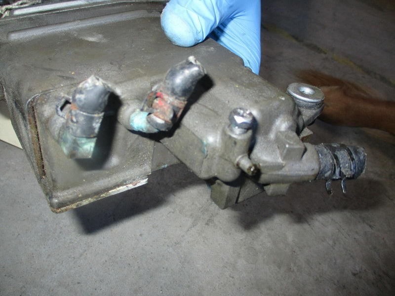 Suzuki outboard VST/ fuel vapor separator (15600-87J10)