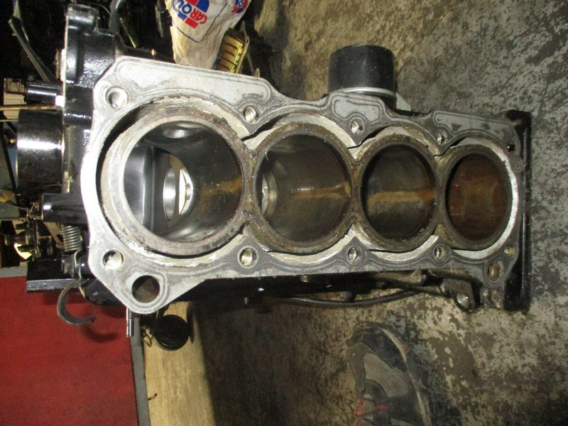 1999 Suzuki outboard DF 70hp 4-stroke crankcase block